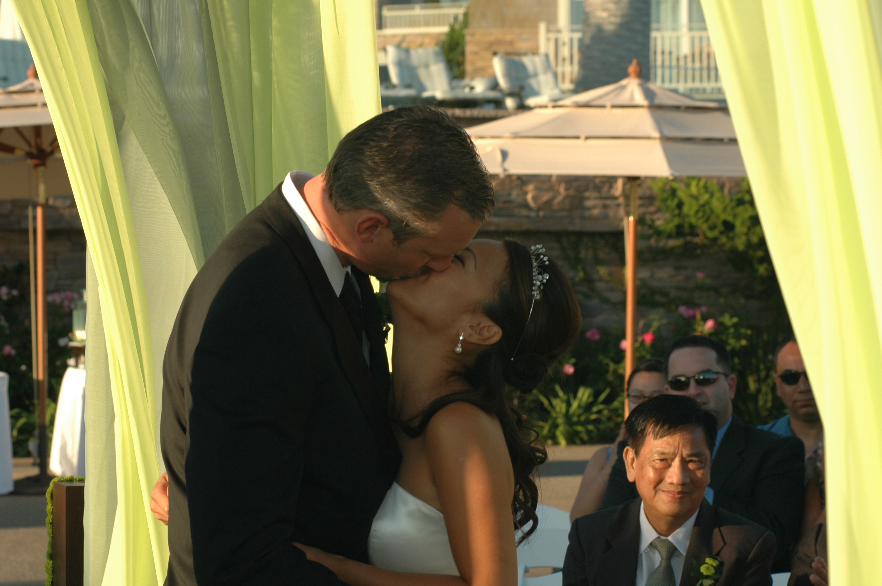 Sean and Tami's first kiss as a married couple
